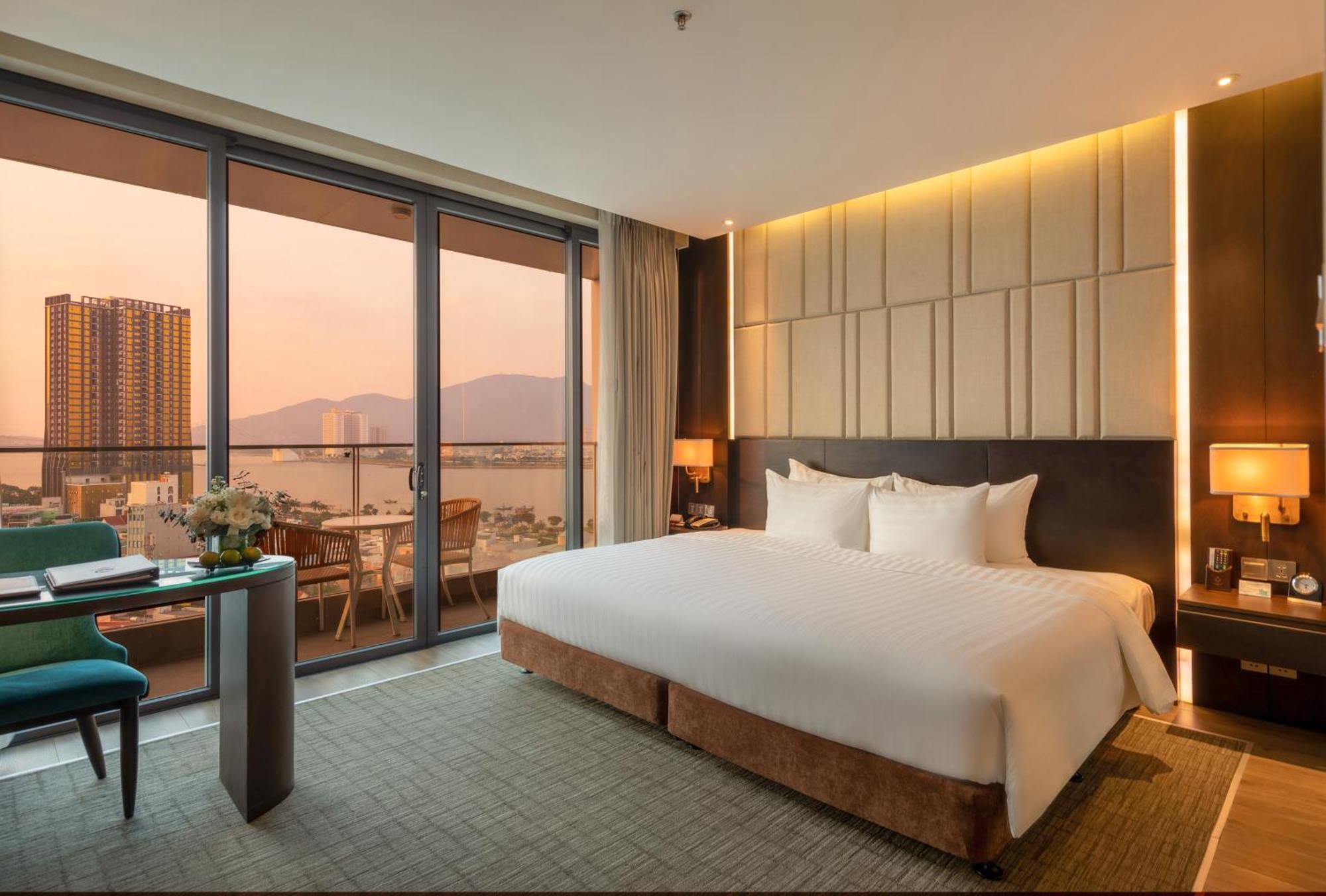 New Orient Hotel Da Nang Bagian luar foto